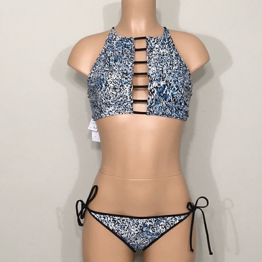 VOLCOM high neck string bikini. M/L and S/XS - Picture 16 of 16